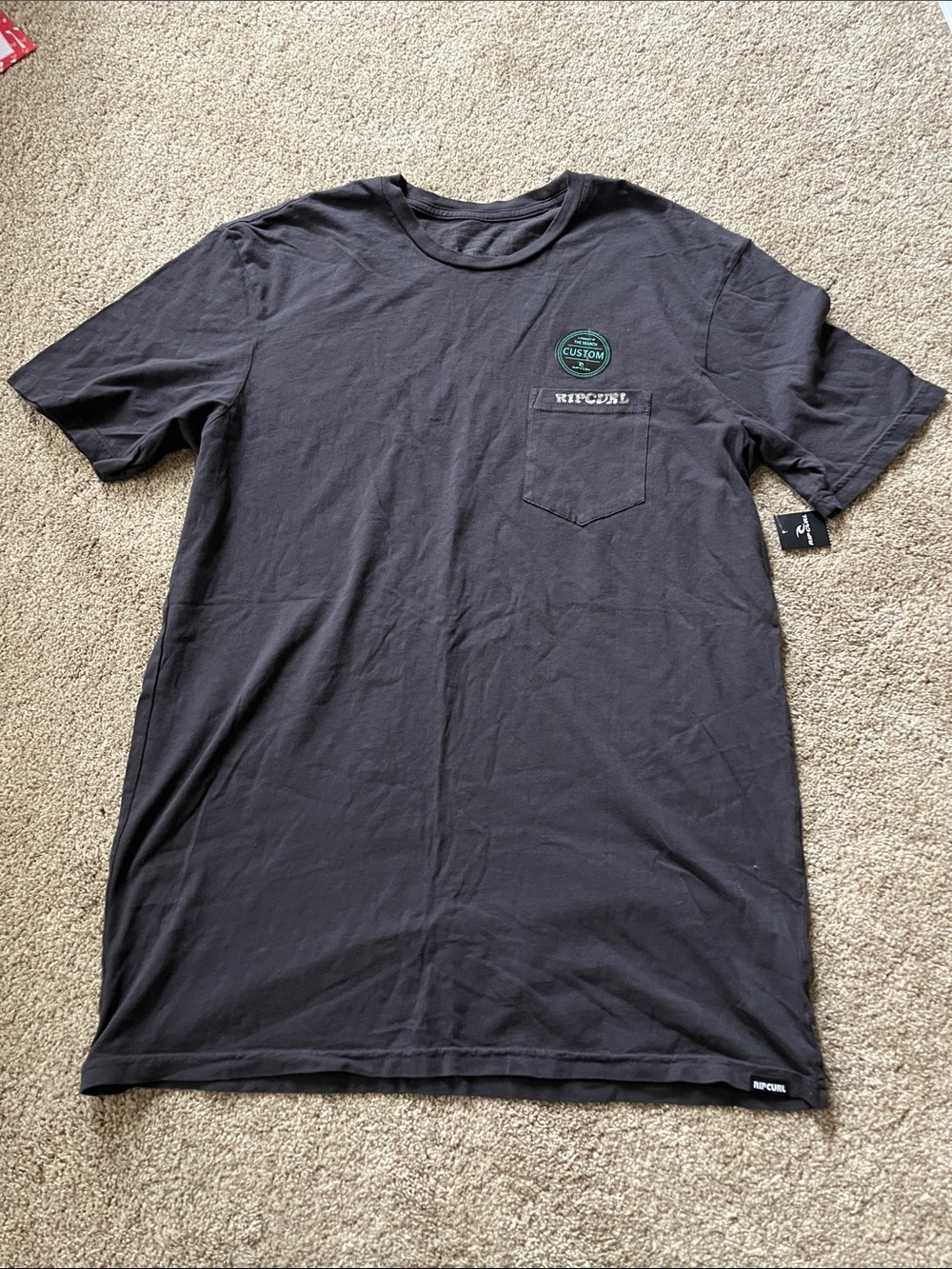Rip Curl Men’s Charcoal Short Sleeve Pocket Tee with vintage wash